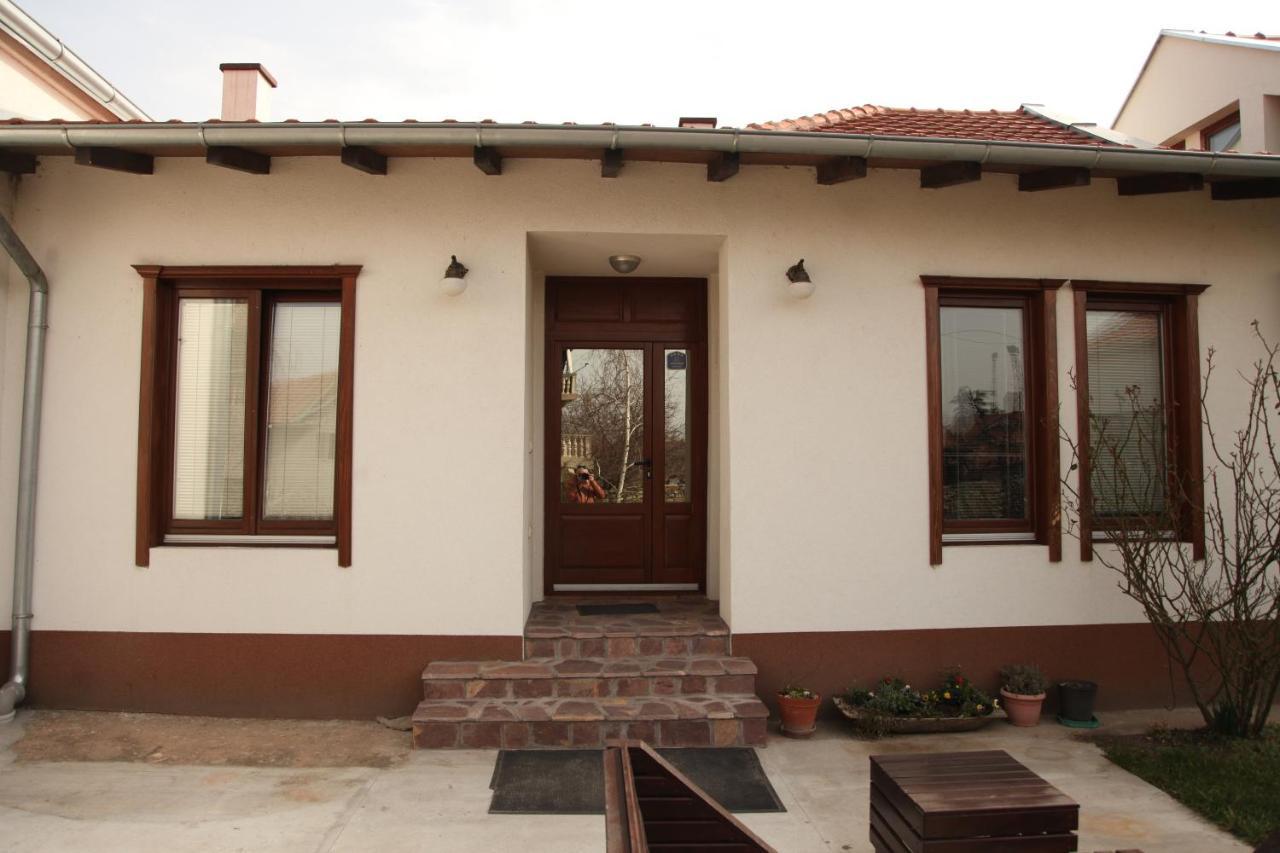 Apartment Mladenovic *